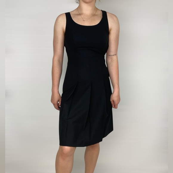 Theory Dresses & Skirts - THEORY Lenora Wool Scoop Neck Midi Dress Sleeveless Business Casual Black Size 2